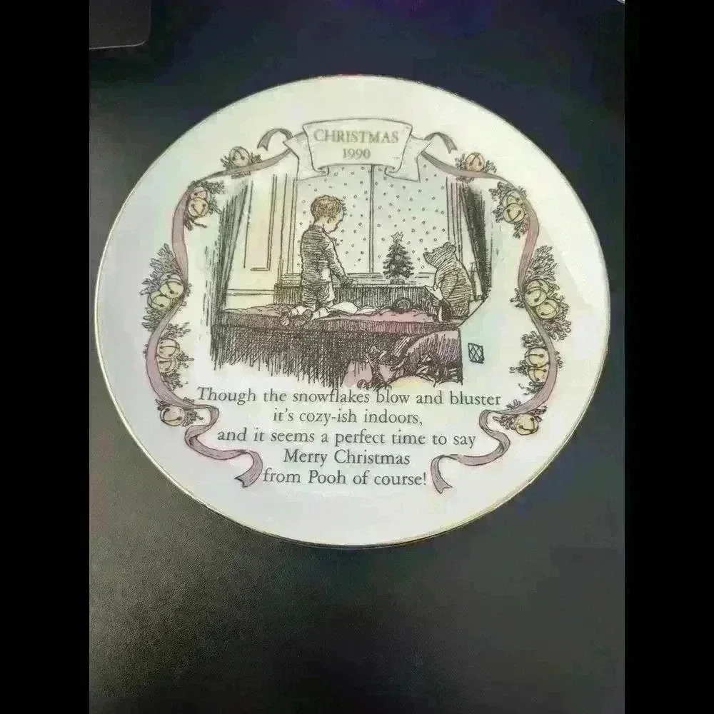 Winnie the Pooh Christmas Plate 1990 - Limited Edition Decorative Collectible